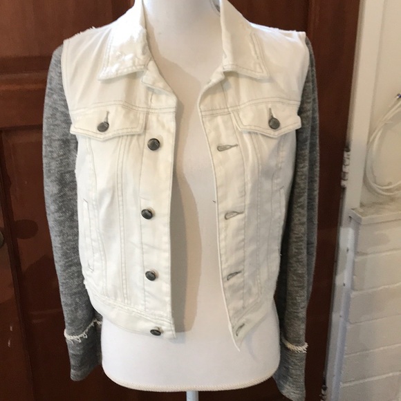 Free People Jackets & Blazers - 🎅🏻NWOT! Free People Sweater Jacket.